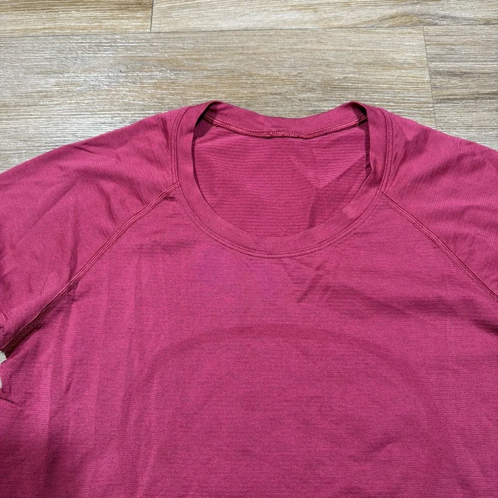 Lululemon Size 8 Swiftly Tech 2.0 Race Length‎ Long Sleeve Magenta Yoga Athletic